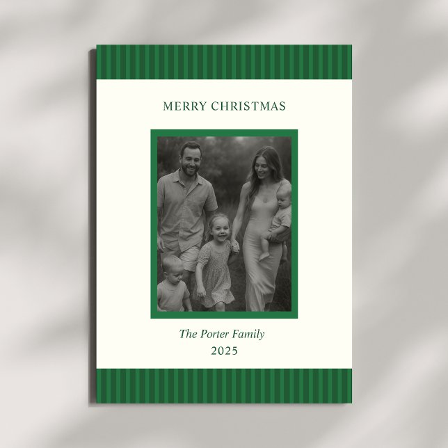 Cartes Pour Fêtes Annuelles Modern Christmas Minimal Family Photo Green Chic (Créateur téléchargé)