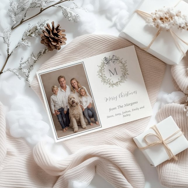 Cartes Pour Fêtes Annuelles Monogramme de couronne de cristal Photo (Crystal Wreath Photo Holiday Card)