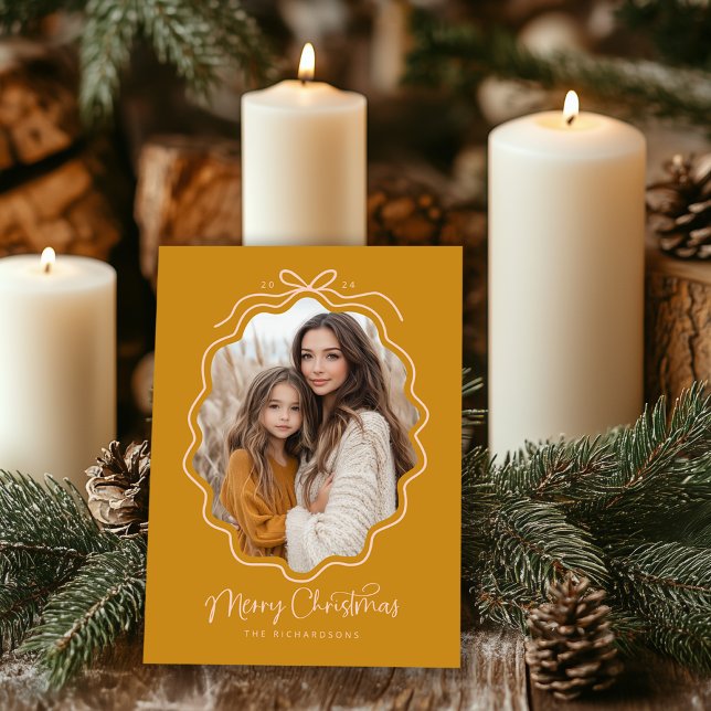 Cartes Pour Fêtes Annuelles Mustard Jaune Blush Rose Wavy Retro Photo (Shown on a 5" x 7" card)