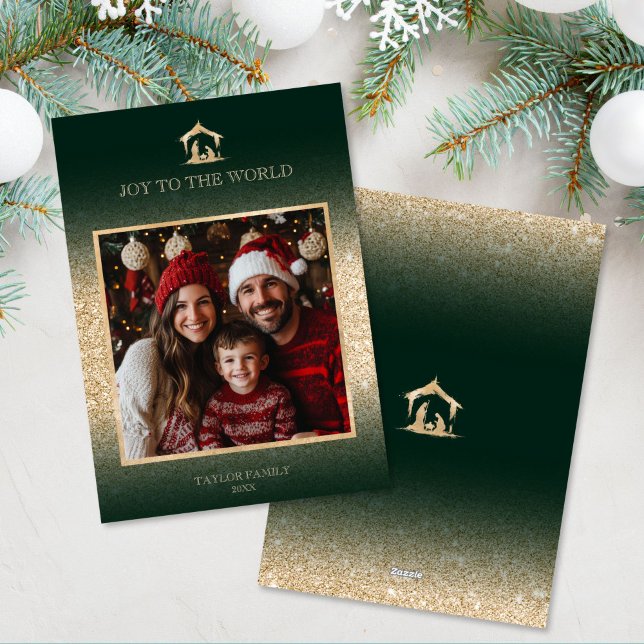 Cartes Pour Fêtes Annuelles Noël Crèche religieuse Scène Famille Photo (religious family photo christmas card with green background and gold nativity scene)