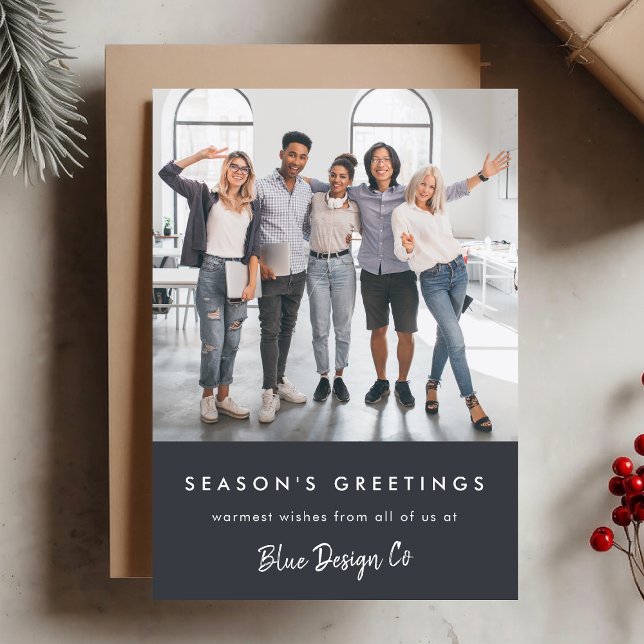 Cartes Pour Fêtes Annuelles Noël d'affaires | Photo d'équipe moderne et élégan (Modern business Christmas card created for professional, stylish, and festive corporate greetings)