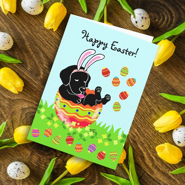 Cartes Pour Fêtes Annuelles Oeuf de Pâques noir Labrador Chiot caricature (Easter Egg Black Labrador Puppy card featuring cute Labrador Cartoon in the colorful Easter egg.)