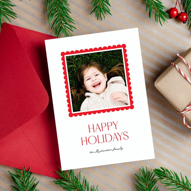 Cartes Pour Fêtes Annuelles Petite simple pétale rouge photo Joyeux jours féri (A simple and minimal happy holidays photo card with a red scallop border and classic type.)