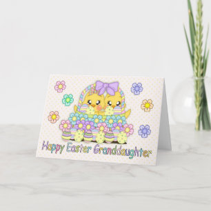 Cartes Pour Fêtes Annuelles Poussins mignons de Pâques de petite-fille dans un