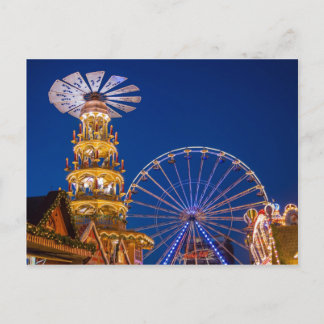 Cartes Pour Fêtes Annuelles Pyramide sur le marché de Noël à Rostock
