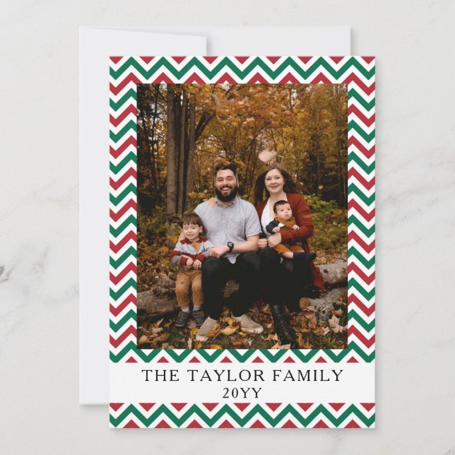 Cartes Pour Fêtes Annuelles Red Green Zig Zag Family Holiday Photo (Devant)