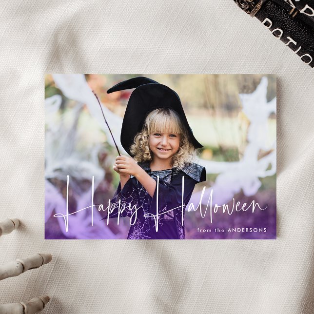 Cartes Pour Fêtes Annuelles Script manuscrit violet joyeuse photo d'Halloween (Créateur téléchargé)