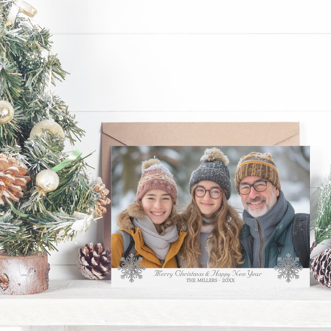 Cartes Pour Fêtes Annuelles Simple Elegant gray Snowflakes une photo (Simple Elegant grey Snowflakes one photo Holiday Card)