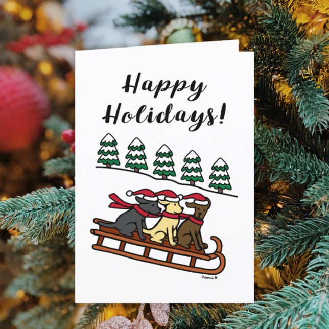 Cartes Pour Fêtes Annuelles Trois Labradors en traîneau glissant Joyeuses Fête (Three Labradors Sled Sliding Design Happy Holiday Card for Labrador Owners.  Snow white Background.)