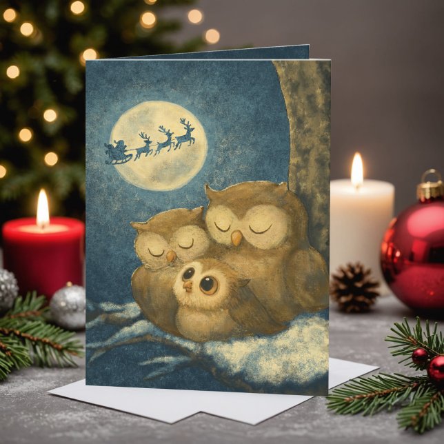 Cartes Pour Fêtes Annuelles Whimsical Owl Family Christmas Cozy Winter Night (Whimsical Christmas card featuring a cozy owl family and Santa's sleigh under a glowing moon.)