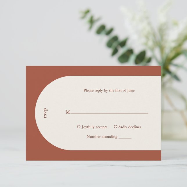 Cartons Réponse Camila Rust Arch Mariage moderne (Debout devant)