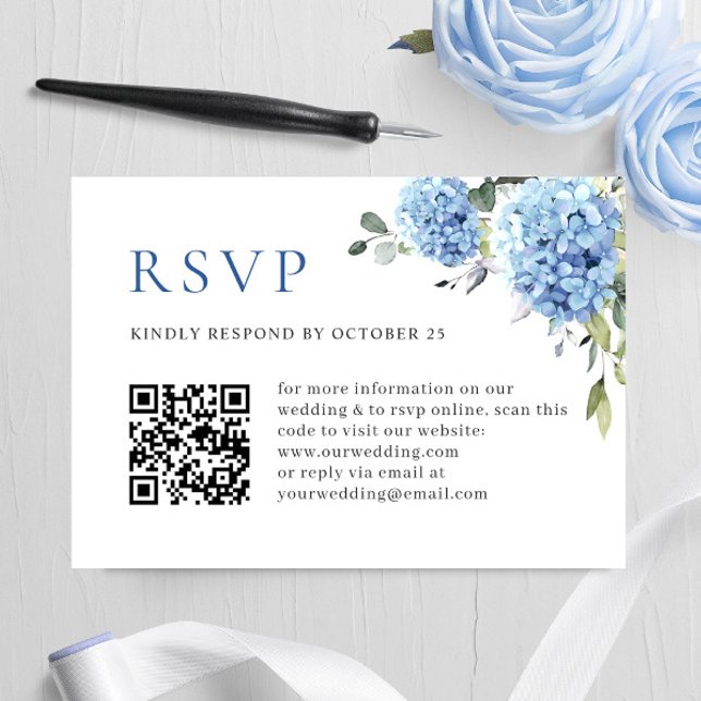 Cartons Réponse Elégant aquarelle bleu Hydrangea Mariage code QR (Créateur téléchargé)
