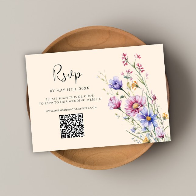 Cartons Réponse Fleur sauvage QR Code Moderne Mariage élégant (Wildflower QR Code Modern Elegant Wedding RSVP Card)