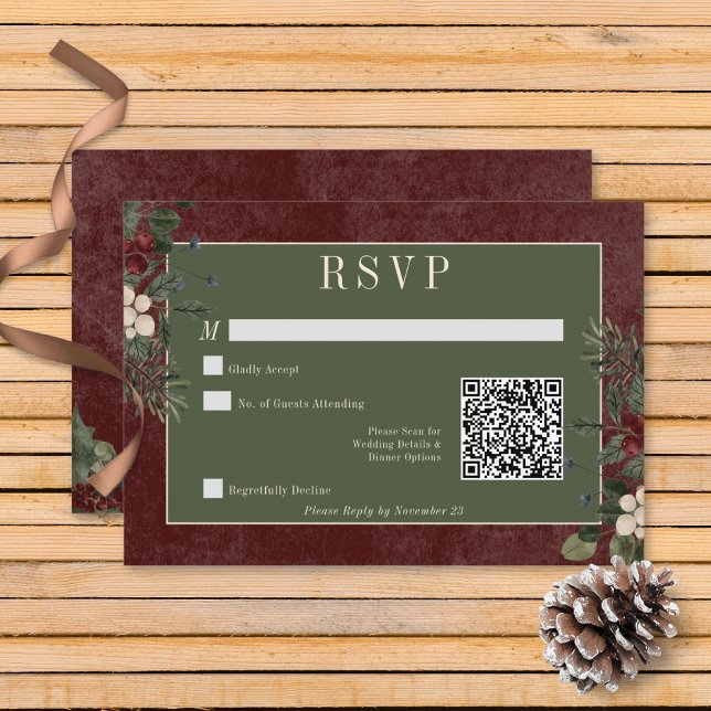 Cartons Réponse Russe Berries d'hiver & Pine Bourgogne Code QR (Rustic Winter Berries & Pine Burgundy Wedding Response Card with QR Code)
