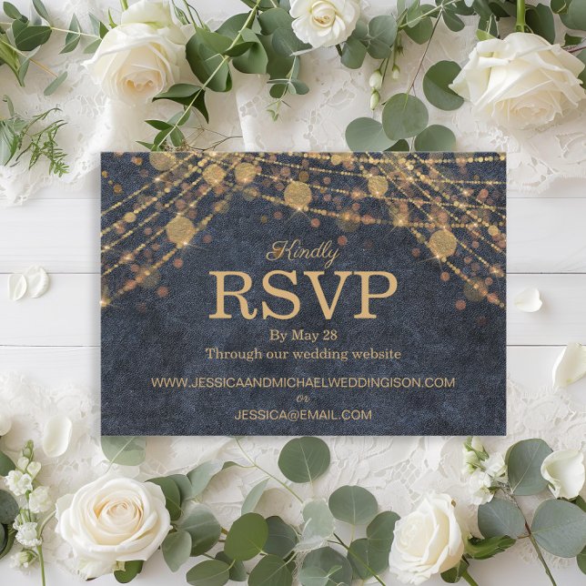 Cartons Réponse Rustique Glam Denim Blue Gold String Mariage (Rustic glam navy blue and gold string lights wedding RSVP card)