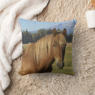 Cascade Range   Chestnut Horse Throw Pillow