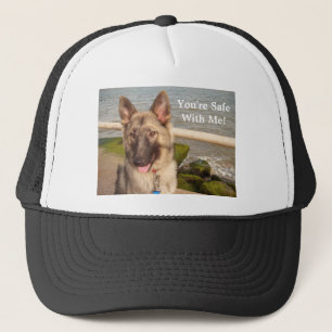 Casquette avec berger allemand