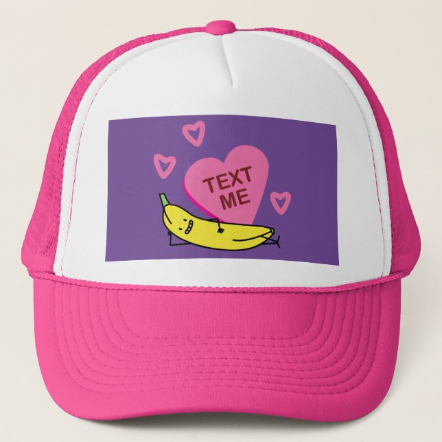 Casquette Banana Text Me Valentine souriante en train de sou (Devant)