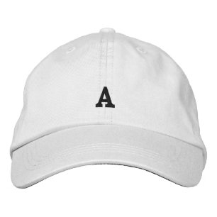 Casquette blanche brodée à initiale A monogramme