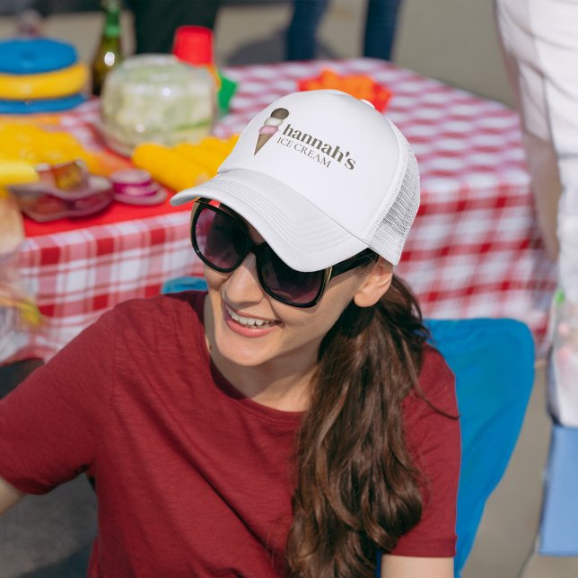 Casquette Boutique de crème glacée personnalisée pour petite (Ice cream cone small business custom baseball hat.)