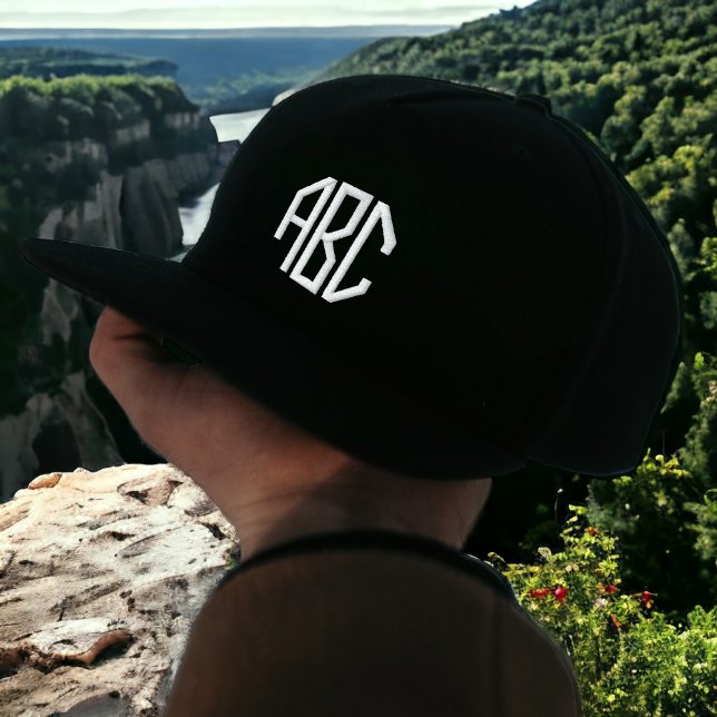 Casquette brodé blanc personnalisé Monogramme sur  (Créateur téléchargé)
