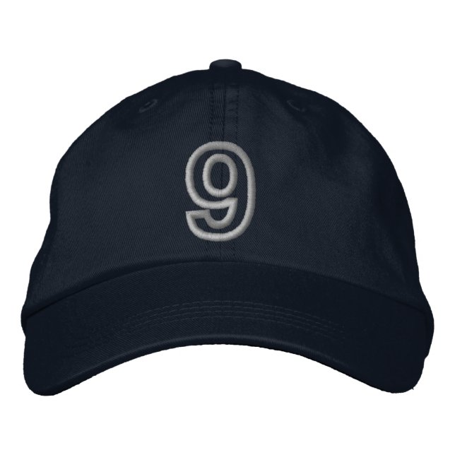 Casquette Brodée "9" Petit nombre d'athlètes (Devant)