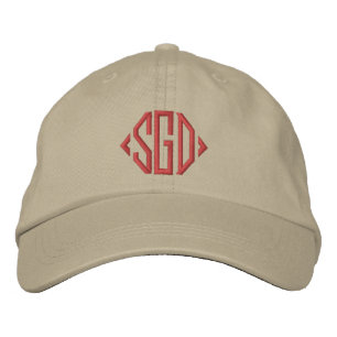 Casquette Brodée Beige monogrammétrique bordeaux personnalisé
