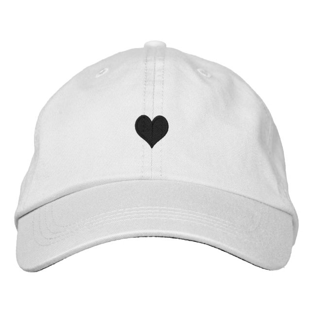 Casquette Brodée Coeur blanc et noir (Devant)