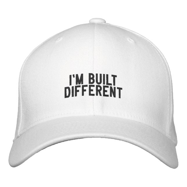 Casquette Brodée Je suis construit différemment (Devant)
