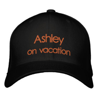 Casquette Brodée Lettres Ashley en vacances