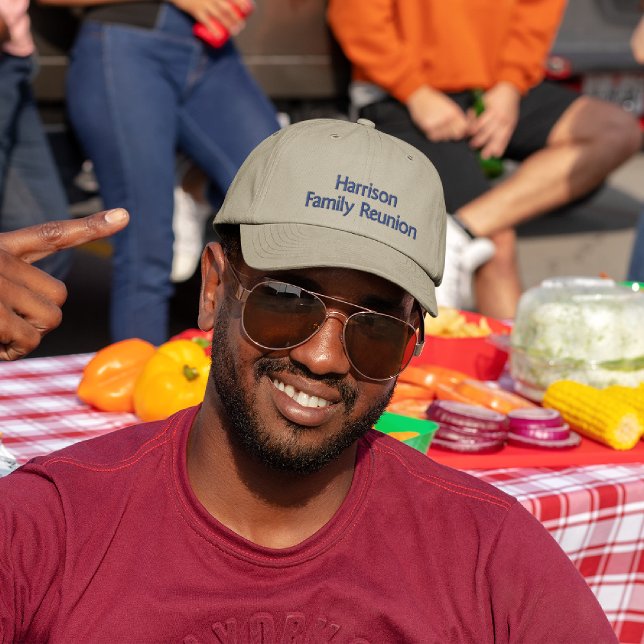 Casquette Brodée Nom sur Khaki, Réunion de famille, (Créateur téléchargé)