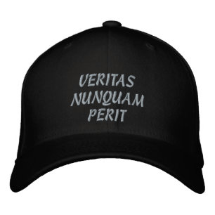 CASQUETTE BRODÉE VERITAS NUNQUAM PERIT ( VÉRITÉ NERVER MEURT )
