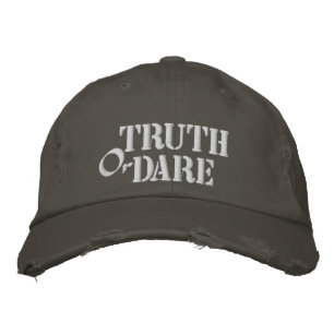 Casquette Brodée Vérité Oser Jeu rustique Jaune Vintage gris