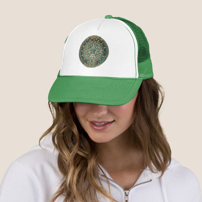 Casquette Calendrier maya (En situation)