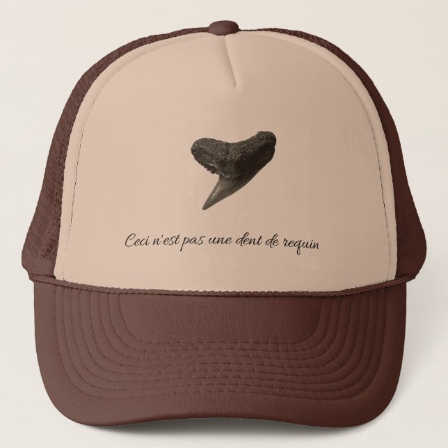 Casquette Ce n'est pas une dent de requin. (Devant)