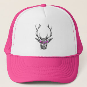 Casquette Cerfs communs utilisant les lunettes de soleil