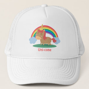 Casquette Cheval Brun Kawaii essayant d'être une Licorne