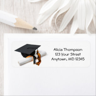Casquette de graduation noire et orange et adresse