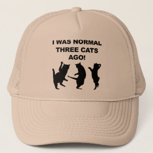 Casquette Drôle de Trois Chats Normaux Auparavant 