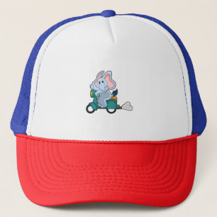 Casquette Elephant comme vélo avec scooter