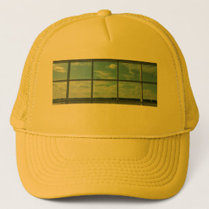 Casquette fenêtre de l'aéroport blue sky