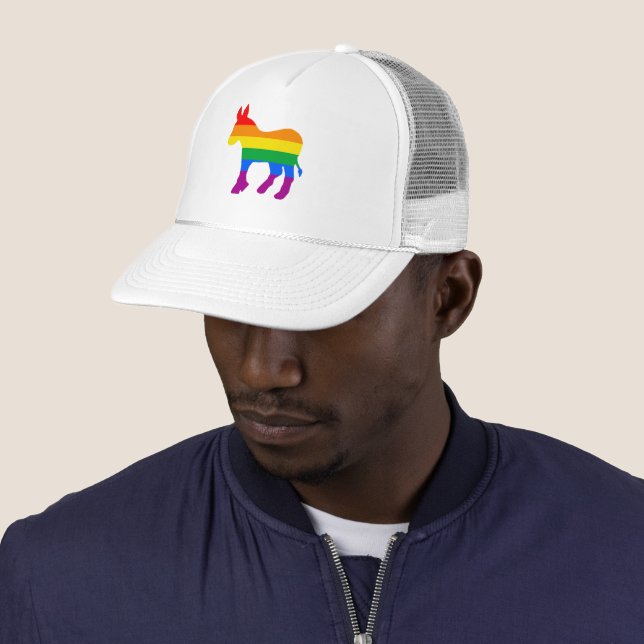 Casquette Fierté démocrate LGBTQ (En situation)