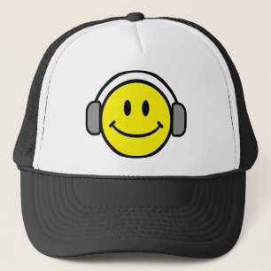 Casquette Jaune brillant et joyeux visage souriant