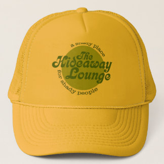 casquette jaune de camionneur