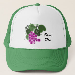 Casquette Jour de la Terre. raisins violets et feuilles vert