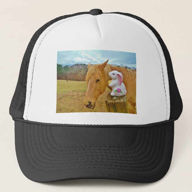 Casquette Lapin blanc et cheval jaune blond (Devant)