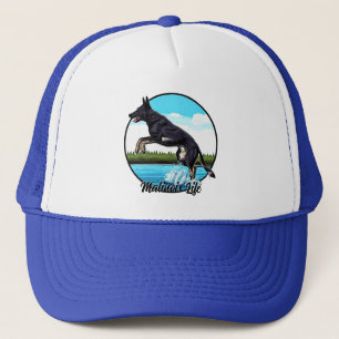 Casquette Malinois noir dans l'eau