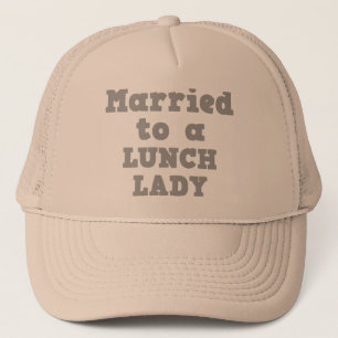 CASQUETTE MARIÉ À UNE DAME DE DÉJEUNER