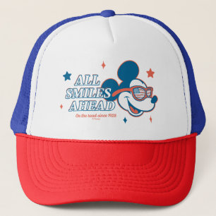 Casquette Mickey Mouse patriotique tout sourires devant