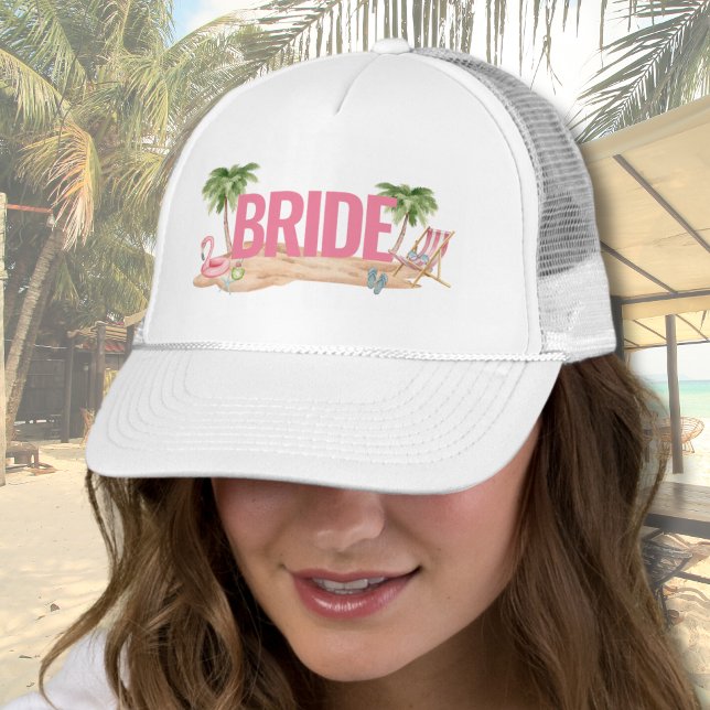 Casquette Mignonne Fête de Fiançailles de la Mariée sur la P (Cute Beach Bride To Be Trucker Hat )